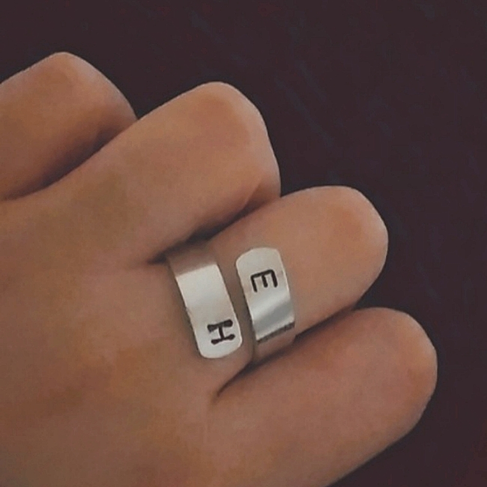 Metal relationship Ring